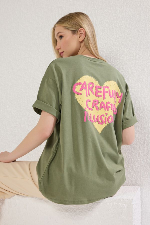 Trendyol Collection-Oversize bavlněné tričko s reliéfním potiskem v khaki barvě - TWOSS23TS00355 1