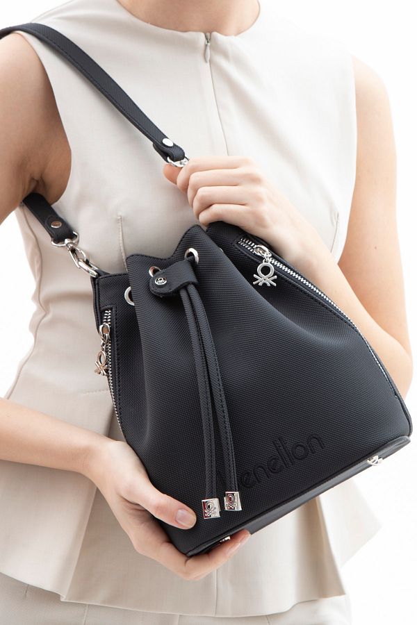 United Colors of Benetton-Benetton Women's Black Shoulder Bag - Bnt1595 1