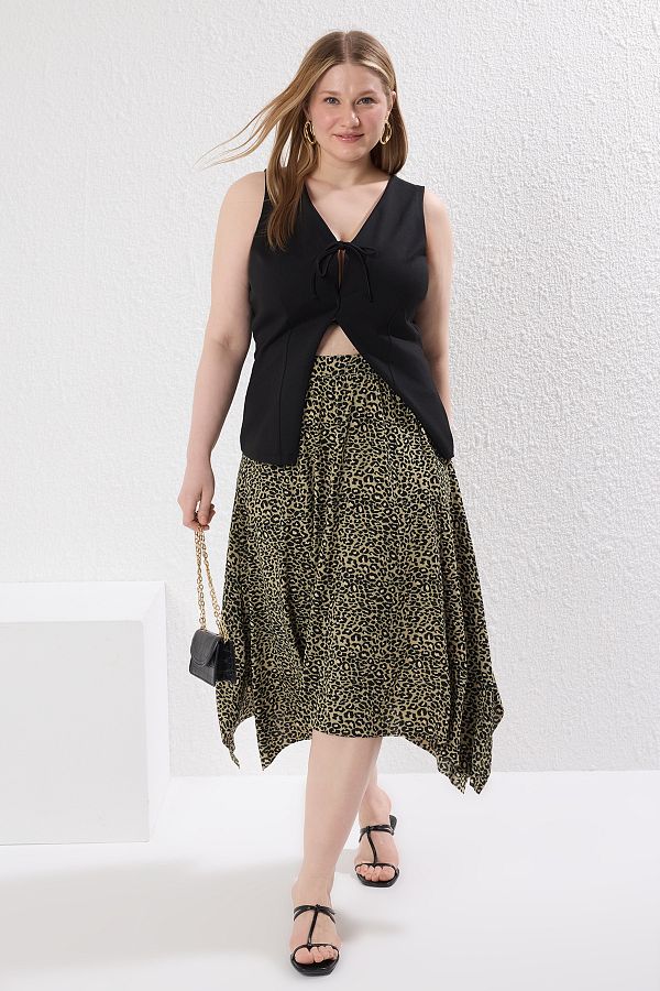 Trendyol Curve-Plus Size Asymmetrical Khaki Leopard Print Knitted Skirt - Tbbss22Et0253 1