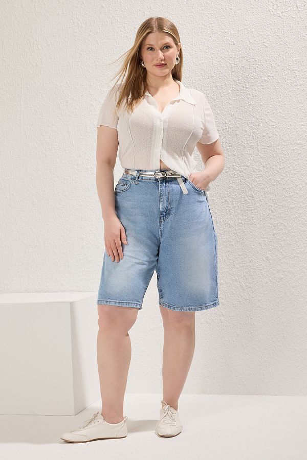 Trendyol Curve-Světle modré šortky Straight Fit Denim Plus Size s vysokým pasem Tbbss25Ap00016 1