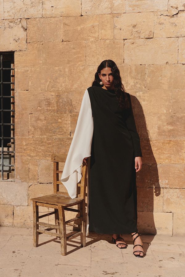 Trendyol Modest-Schwarz-weißes, detailliertes, gewebtes Abendkleid mit Wickeldetail TCTSS25DB00002 1
