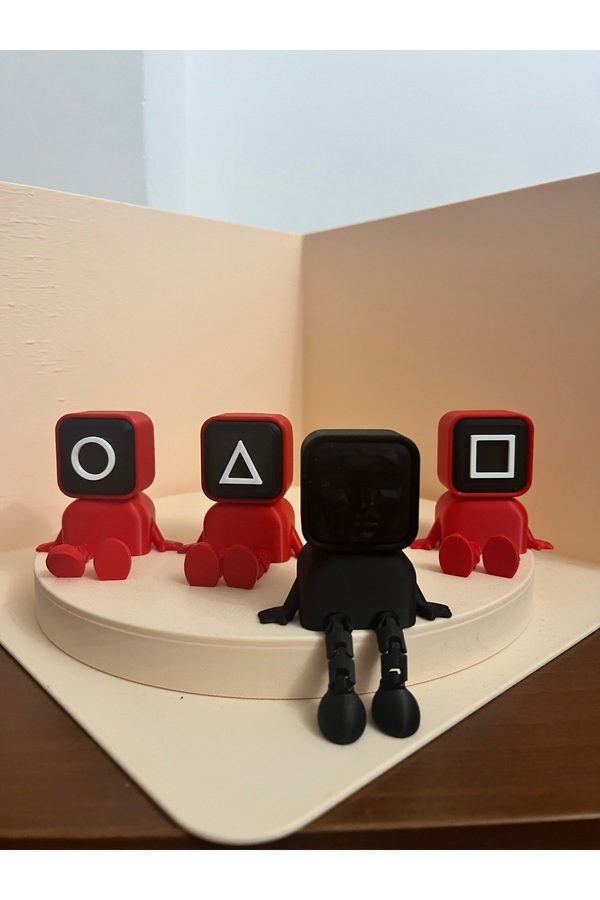 RetreS-Squid Game Figure Set of 4 1