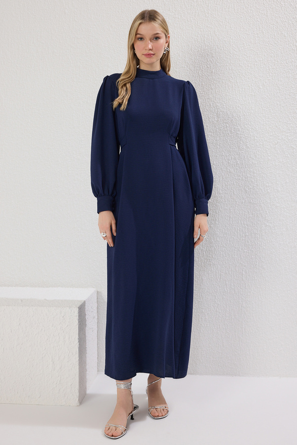 Trendyol Modest-Marineblaues, gewebtes Aerobin-Kleid mit Schnürung hinten TCTSS25EB00110 1