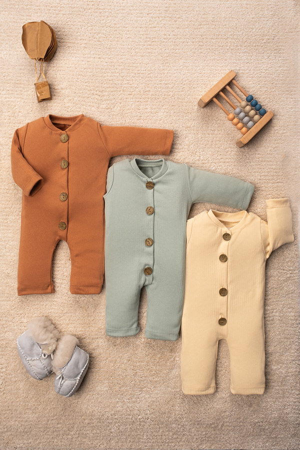 Mai Perla Organik Kumaş Tahta Düğmeli Tek Boy Tulum Unisex 3 Parça Bebek Takımı