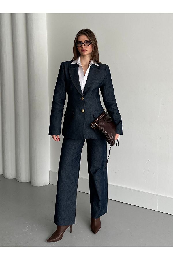 Laluvia-Set aus Jeansjacke und Hose mit goldenen Knöpfen 1