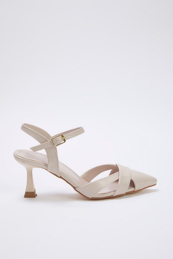 TRENDYOL SHOES-Beżowe Szpiczaste Cienkie Obcasy Damskie Klasyczne Buty Na Obcasie Takss25To00029 1