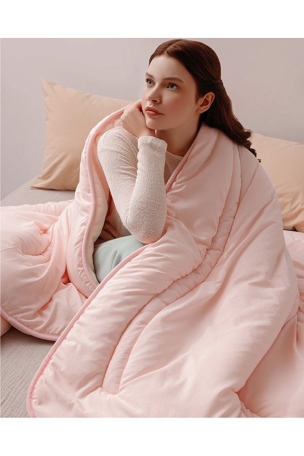 Madame Coco-Carole Single Quilt - Stylish and Comfortable Design 1