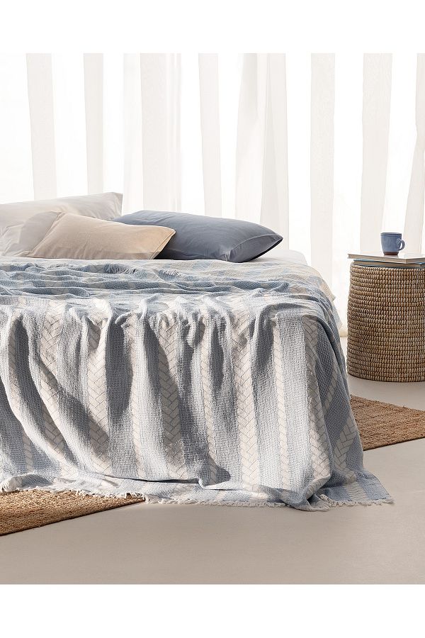 Madame Coco-Ames Double Bedspread 1