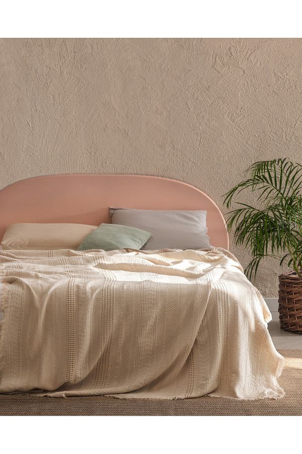 Madame Coco-Lucille King Size Bedspread - Comfortable and Stylish Design 1