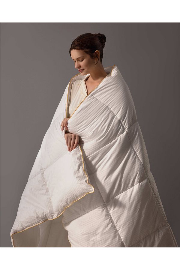 Madame Coco-Navarre Single Quilt 1