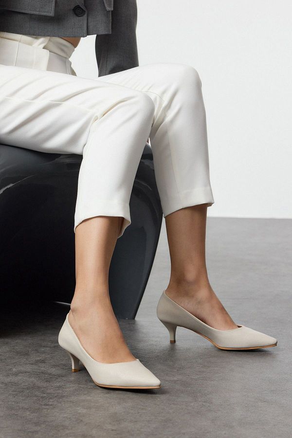 TRENDYOL SHOES-Beige Pointed Toe Women's Classic Kitten Heeled Shoes Takaw25To00022 1