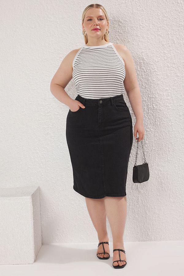 Trendyol Curve-Fusta de marime mare din denim negru 1