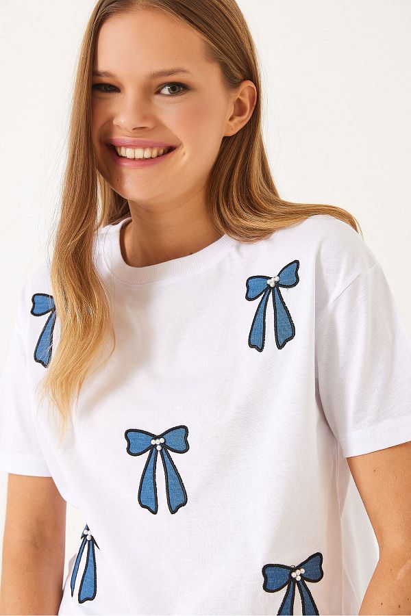 Bianco Lucci-Women's Bow Embroidered Beaded Short Sleeve T-Shirt 60602013 1