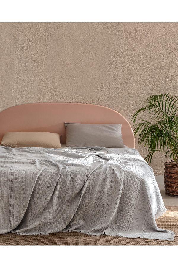 Madame Coco-Lucille King Size Bedspread - Comfortable and Stylish Design 1