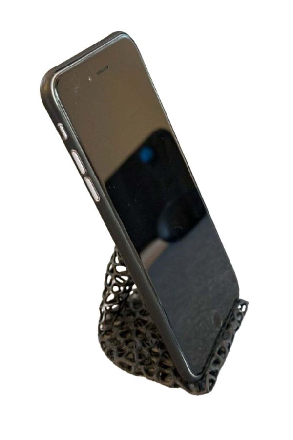 3D Brothers-Geometric Phone Stand It consists of a complex and durable network 1