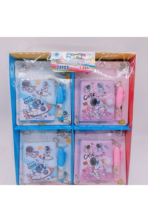 joyland-Podifik Mini Notebook with Astronaut Figure and Pen, Set of 3 1