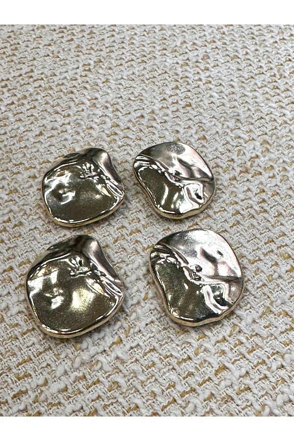 ODDA TASARIM ATÖLYESİ-Large Size Gold Set of 4 Buttons with Pattern on Top 1