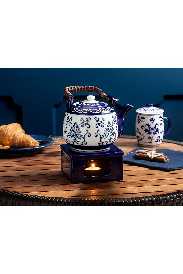 Madame Coco-Ravi Square Tea Warmer 1