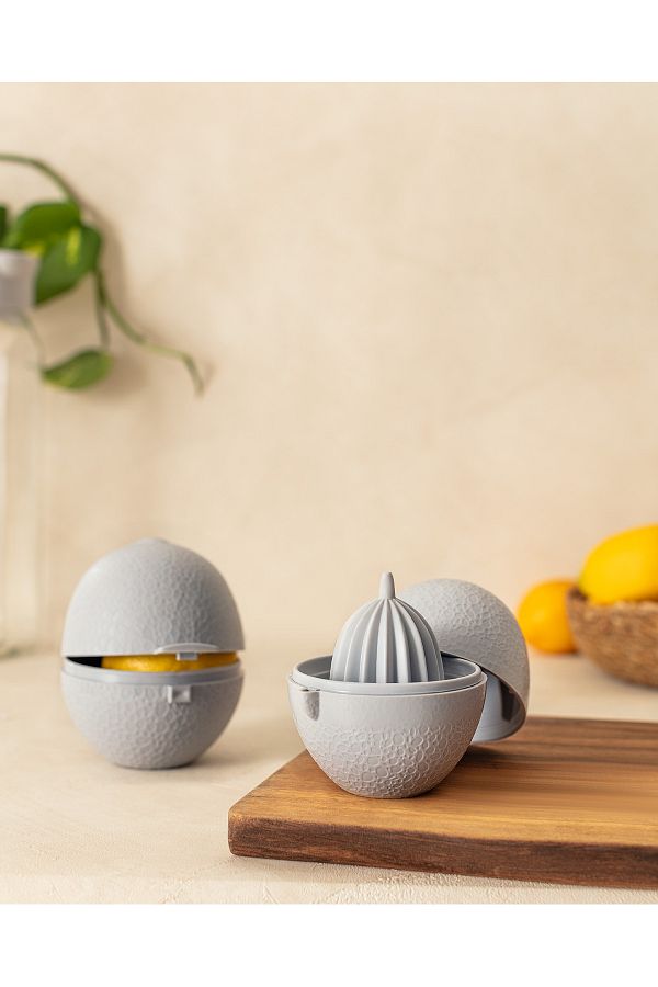 Madame Coco-Justine Lemon Storage Container and Lemon Squeezer 1