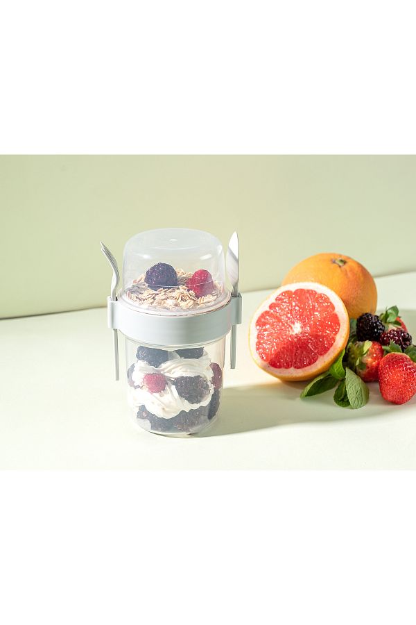 Madame Coco-Clichy Snack Container 1