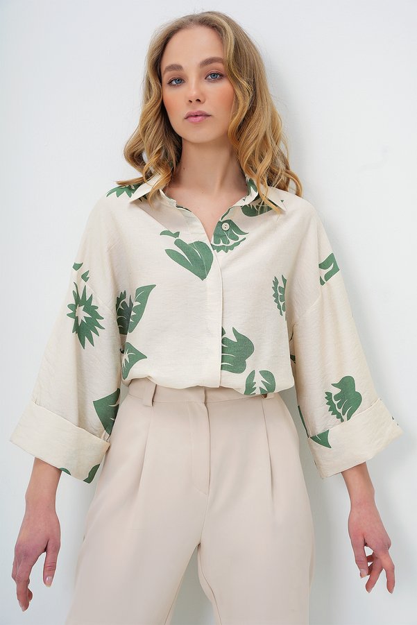 Trend Alaçatı Stili Women's Green Beige Double Cuff Leaf Patterned Woven Shirt Alc-X13785