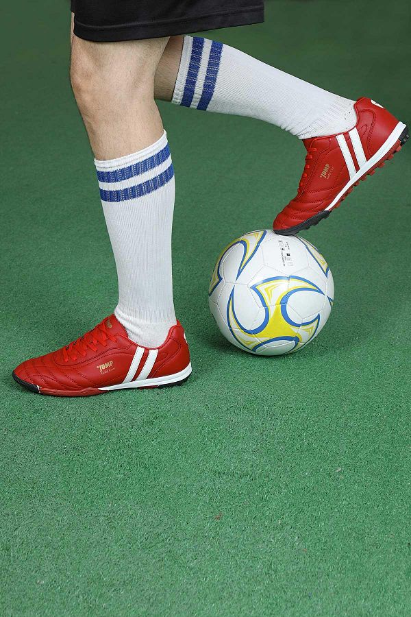 Jump-Boy's Red Astroturf Field Shoes Crampons 190 13258G 1