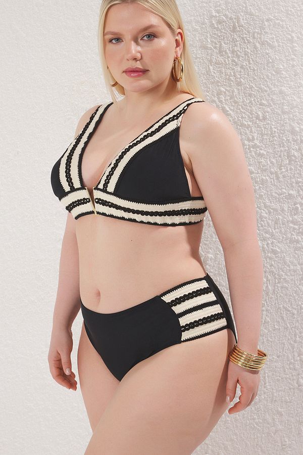 Trendyol Curve-Large Size Bikini Bottoms with Black Stripe Pattern Detail Tbbss25Cr00009 1