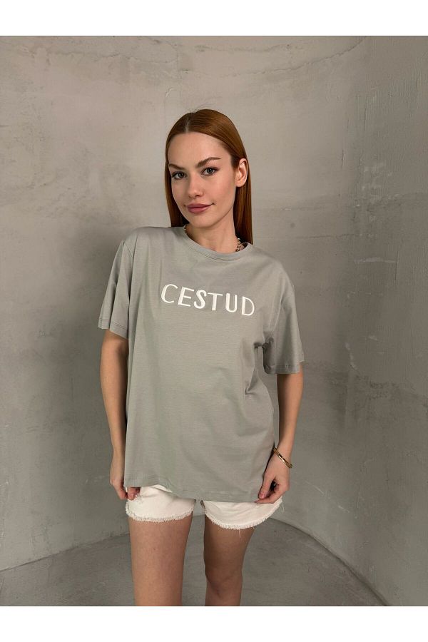 Cappmoda-T-907 Painting Gray White Cestud Lettering Embroidered Short Sleeve Cotton T-Shirt 1