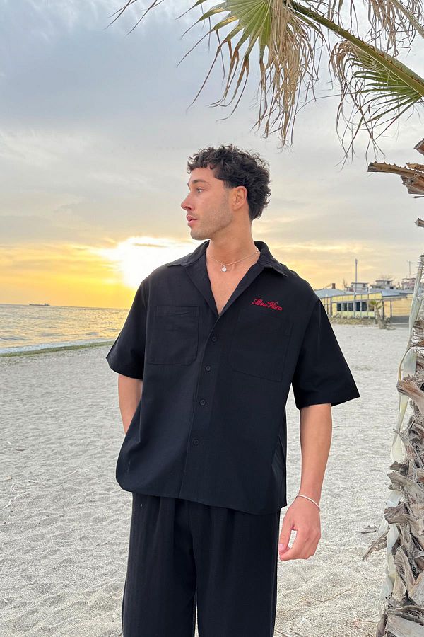 Flaw Wear-Tricou oversize negru cu buzunar frontal Boa Vista brodat 1