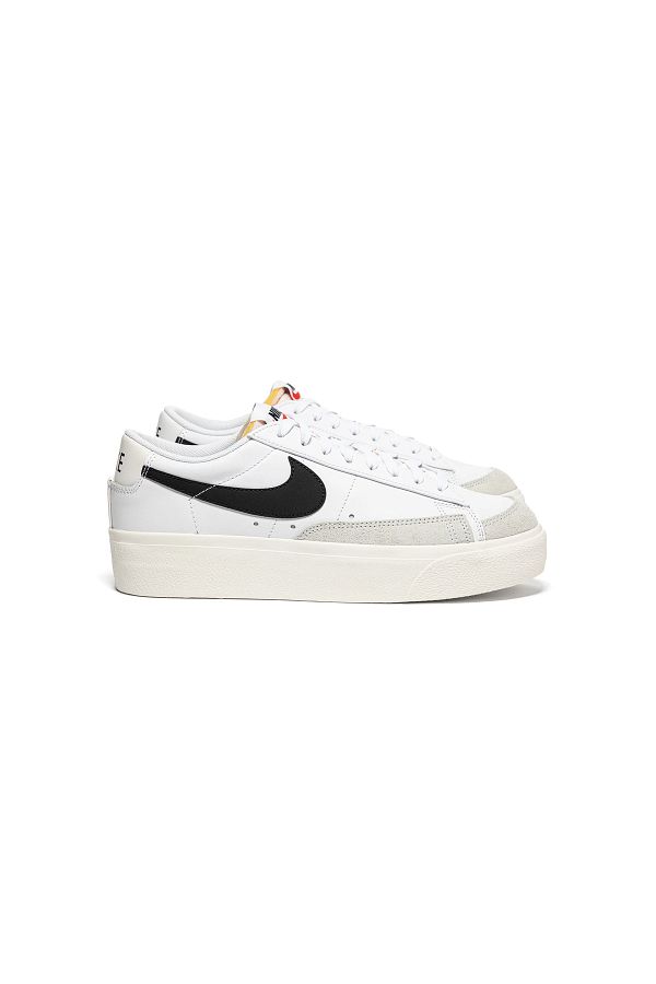 Nike-Nike Blazer Low Platform
Weiß Schwarz – Schuhe 1