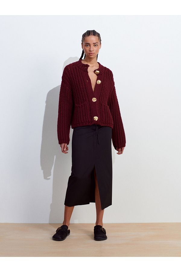 Dilvin-60960 Tricotaj cu buzunare cu textura moale cu decolteu, cu nasturi, cardigan - Burgundy 1
