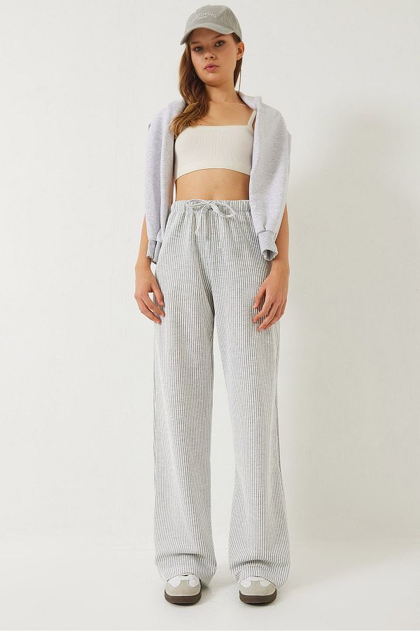 Bianco Lucci-Pantaloni de bază cu buzunare elastice în talie în dungi 60284003 1