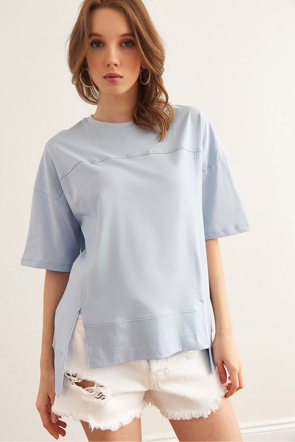 Olalook-Damen-T-Shirt aus eisblauer Baumwolle mit detaillierten Nähten und Ausschnitten vorne TSH- 19000800 1