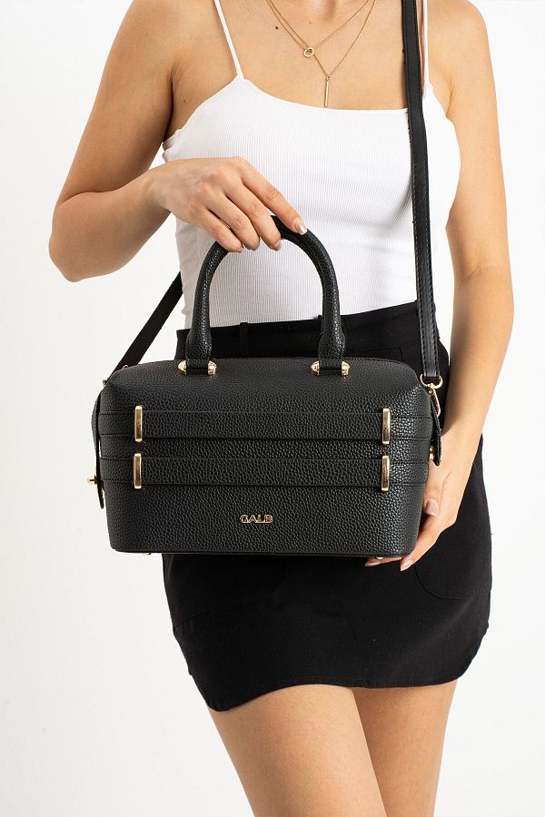GALB LEATHER-FENDİ-491 حقيبة كتف رياضية كلاسيكية كبيرة الحجم للنساء 1