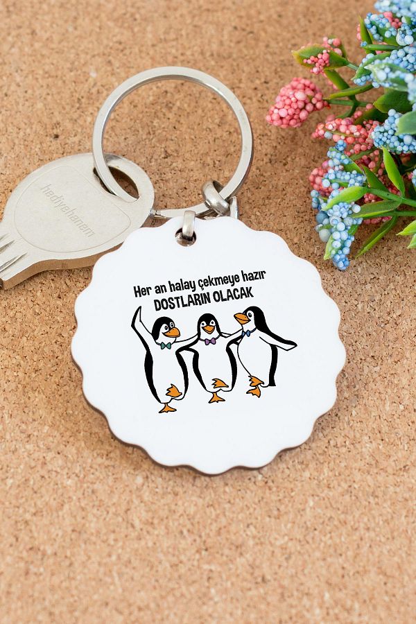 meadgo-Halay Pulling Friends Round Keychain 1