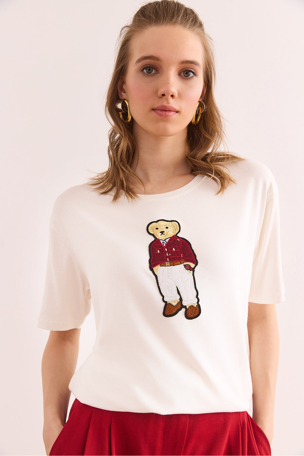 Olalook-Women's Ecru Crew Neck Teddy Bear Appliqued Flowy T-Shirt Tsh- 19000867 1