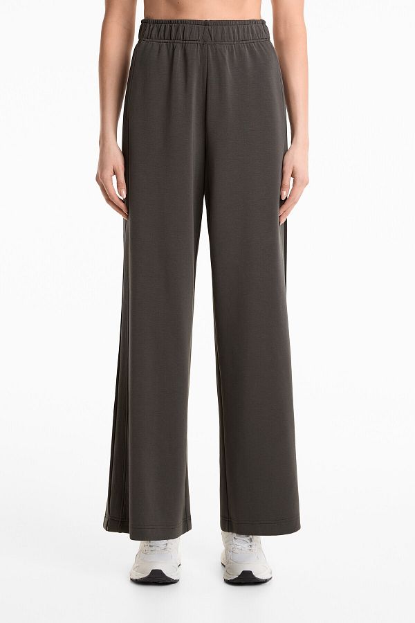 Oysho-Soft Touch trousers with modal and contrast side pleat 1