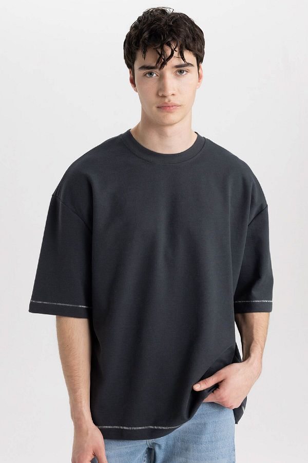DeFacto-Locker geschnittenes, kurzärmliges T-Shirt aus schwerem Stoff mit Rundhalsausschnitt C0147ax24sp 1