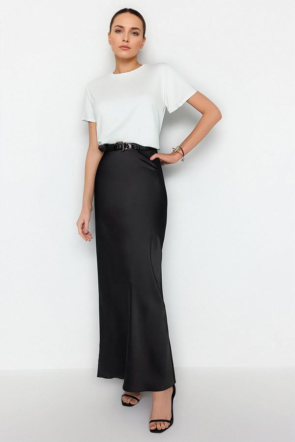 Trendyol Collection-Langer Rock aus Satingewebe in Schwarz - TPRAW24ET00040 1