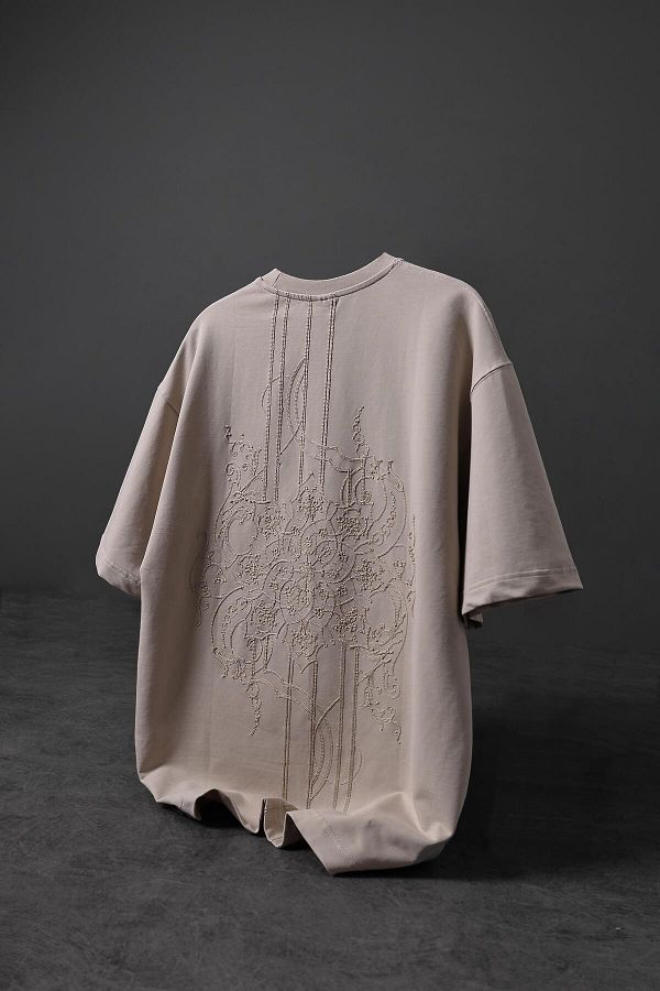 Slatra-Tricou oversize cu broderie Focus Tona Tone bej pentru bărbați 1