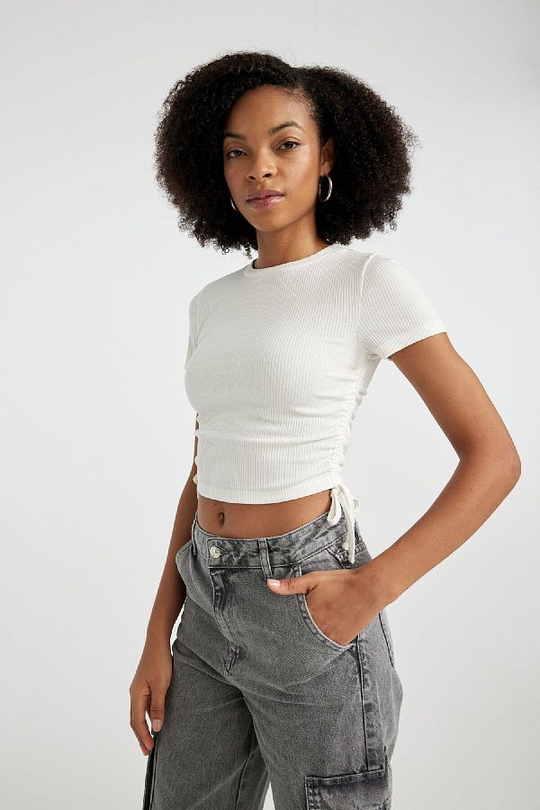 DeFacto-Testhezálló kerékpáros nyakú bordás camisole rövid ujjú póló T9632az24sp 1