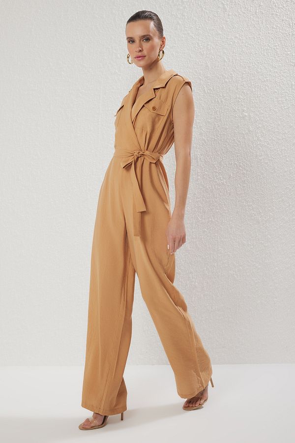 Trendyol Collection-Camel More Sustainble Overall mit weitem Bein und Gürtel aus Modal TWOSS25TU00030 1