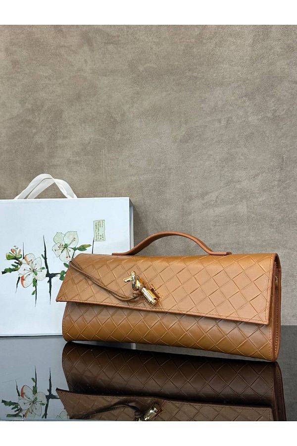 AURA-Votega Patterned Clutch Bag 1