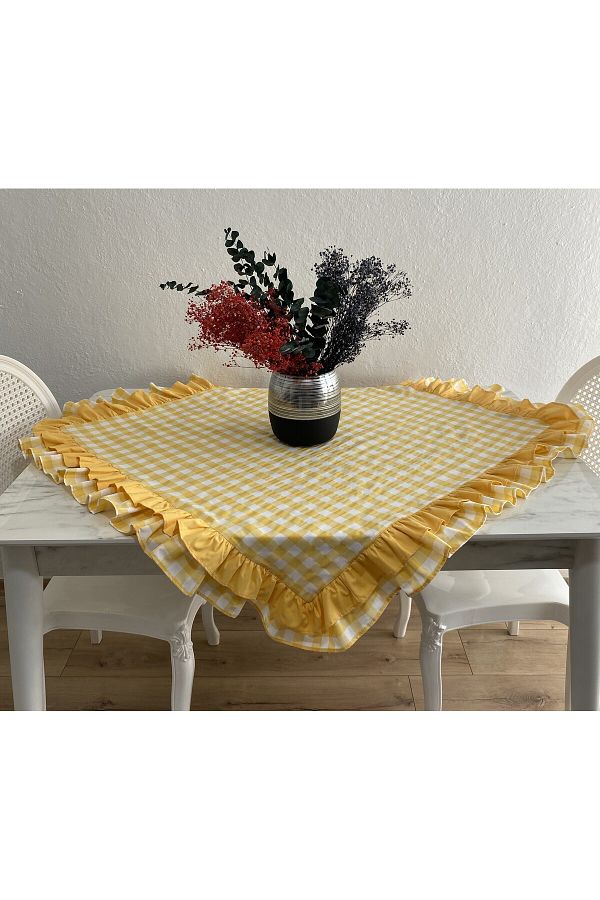 LILYUM-Double Ruffled Gingham Patterned Tablecloth 1