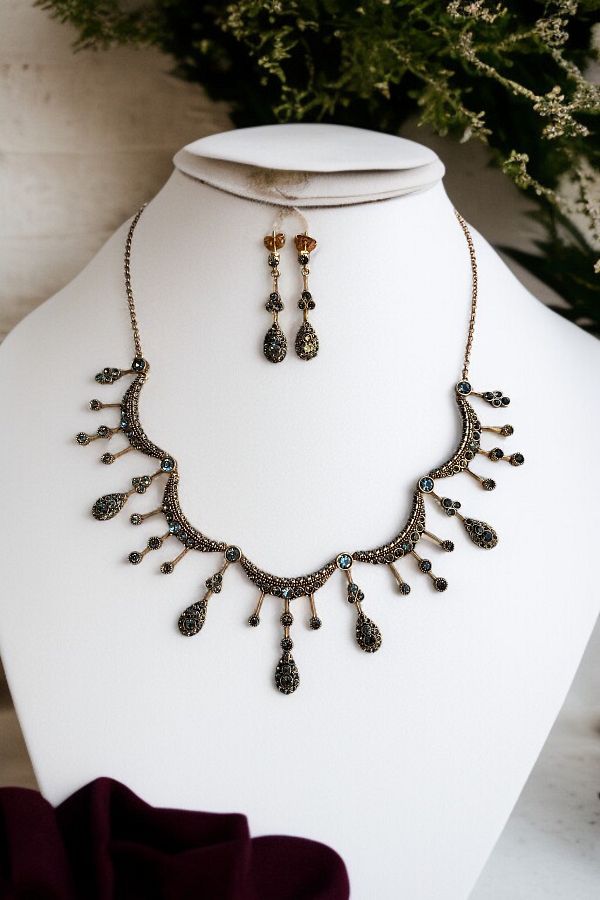 FAYRA ACCESSORIES-Crystal Rhinestone Choker Necklace and Earrings Set 1