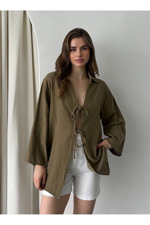 Laluvia-Olivgrüne Kimonobluse aus 100 % Leinen mit Spitzendetail – 5218 1
