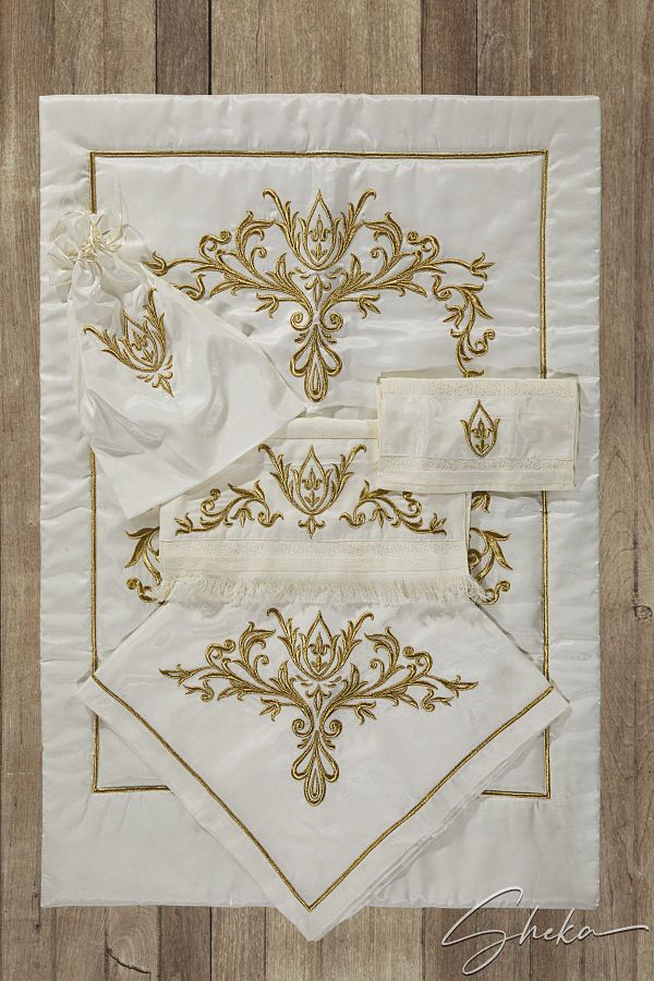SHEKA-Ottoman Patterned Maras Hand Embroidered Prayer Rug Bundle Set – Gold 1