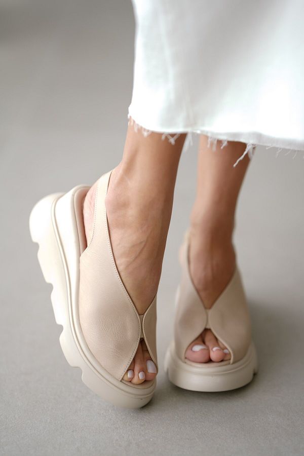 selinshoes-Elvina Thick Heeled Front and Back Open Elastic Sandals - Beige 1