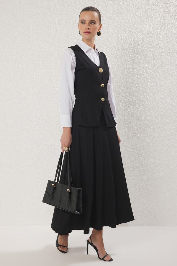 Trendyol Modest-Schwarzes gestricktes Oberteil-Set mit Metallknöpfen und Details TCTSS25AU00002 1