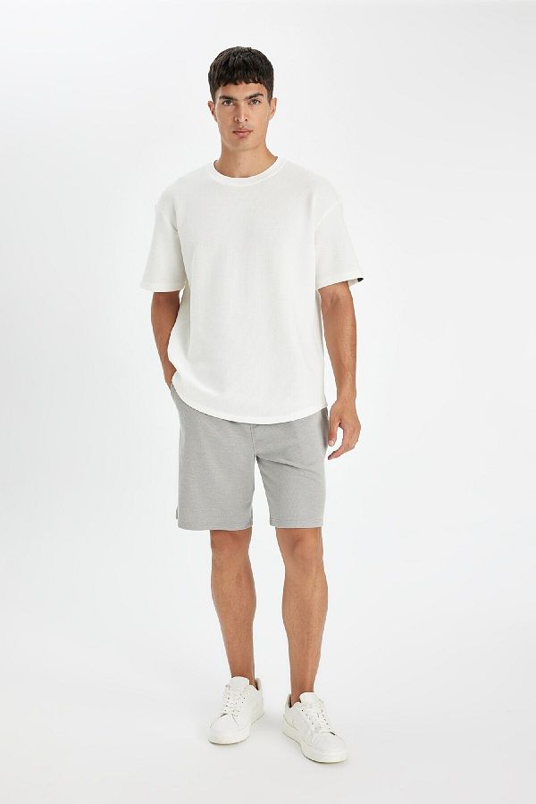 DeFacto-Basic Straight Shorts with Regular Fit Pockets D7925Ax24Sm 1
